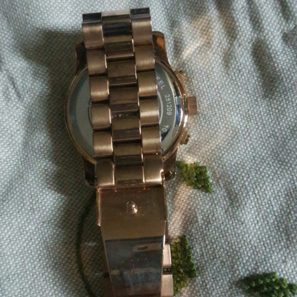 Michael Kors watch - Picture 3 of 8